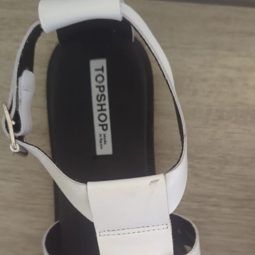 Topshop Babs Premium Fisherman Sandals In white - Picture 3 of 16